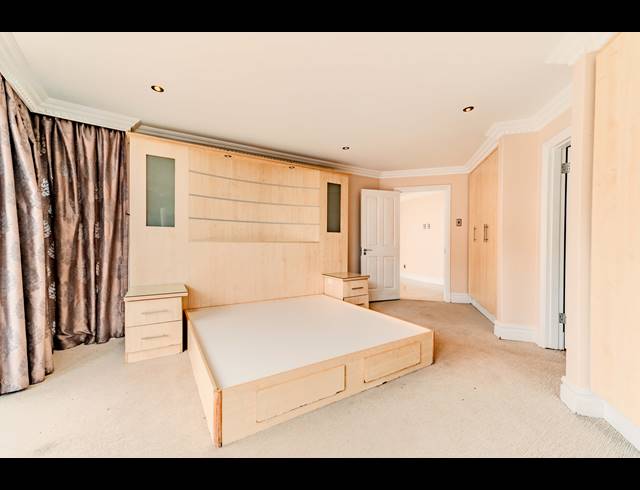 2 BEDROOM APARTMENT FOR SALE IN POINT WATERFRONT